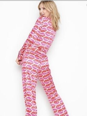 Victoria's Secret XS Satin Lips Pajama Set PJ's Top Bottom Red Pink Pockets SM